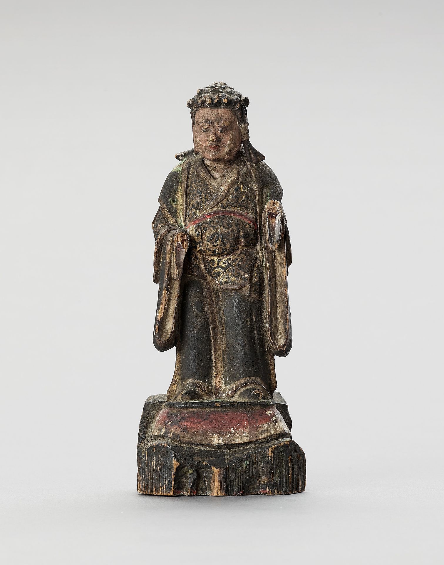 A POLYCHROME WOOD FIGURE OF A GUARDIAN FIGURA IN LEGNO POLICROMO DI UN GUARDIANO&hellip;