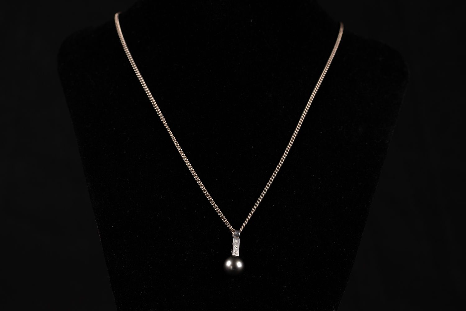 Null 835号银质项链，吊坠有金匠标记Schoeffel，还有珍珠