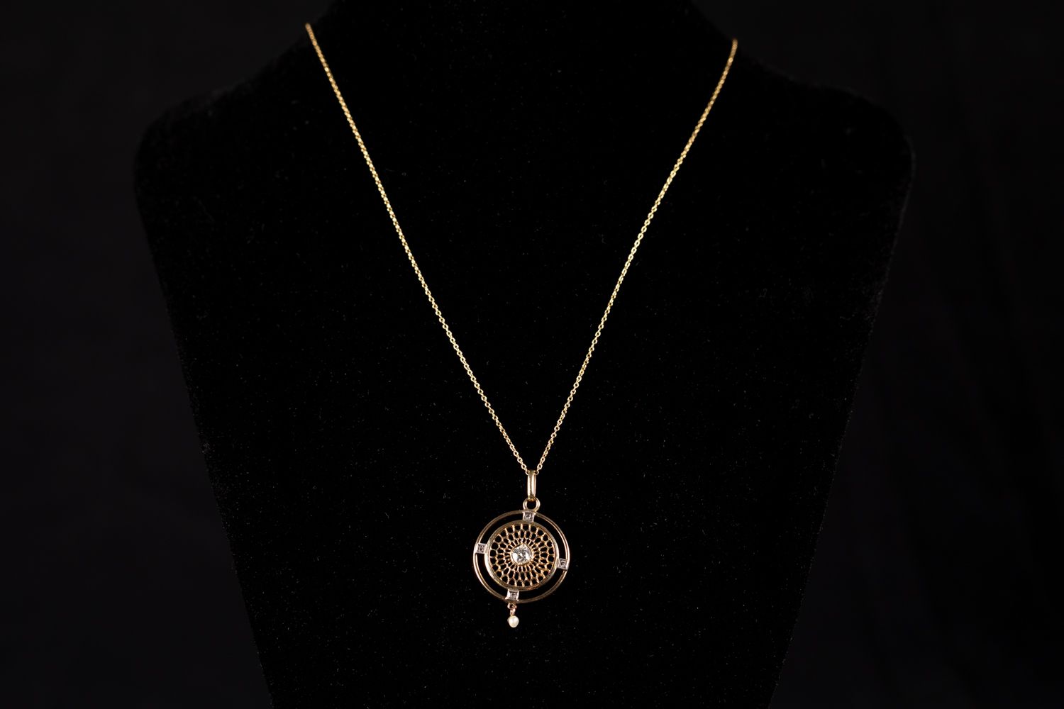 Null Collier en or, poinçonné 18 carats, avec pendentif Jugendstil avec perle et&hellip;