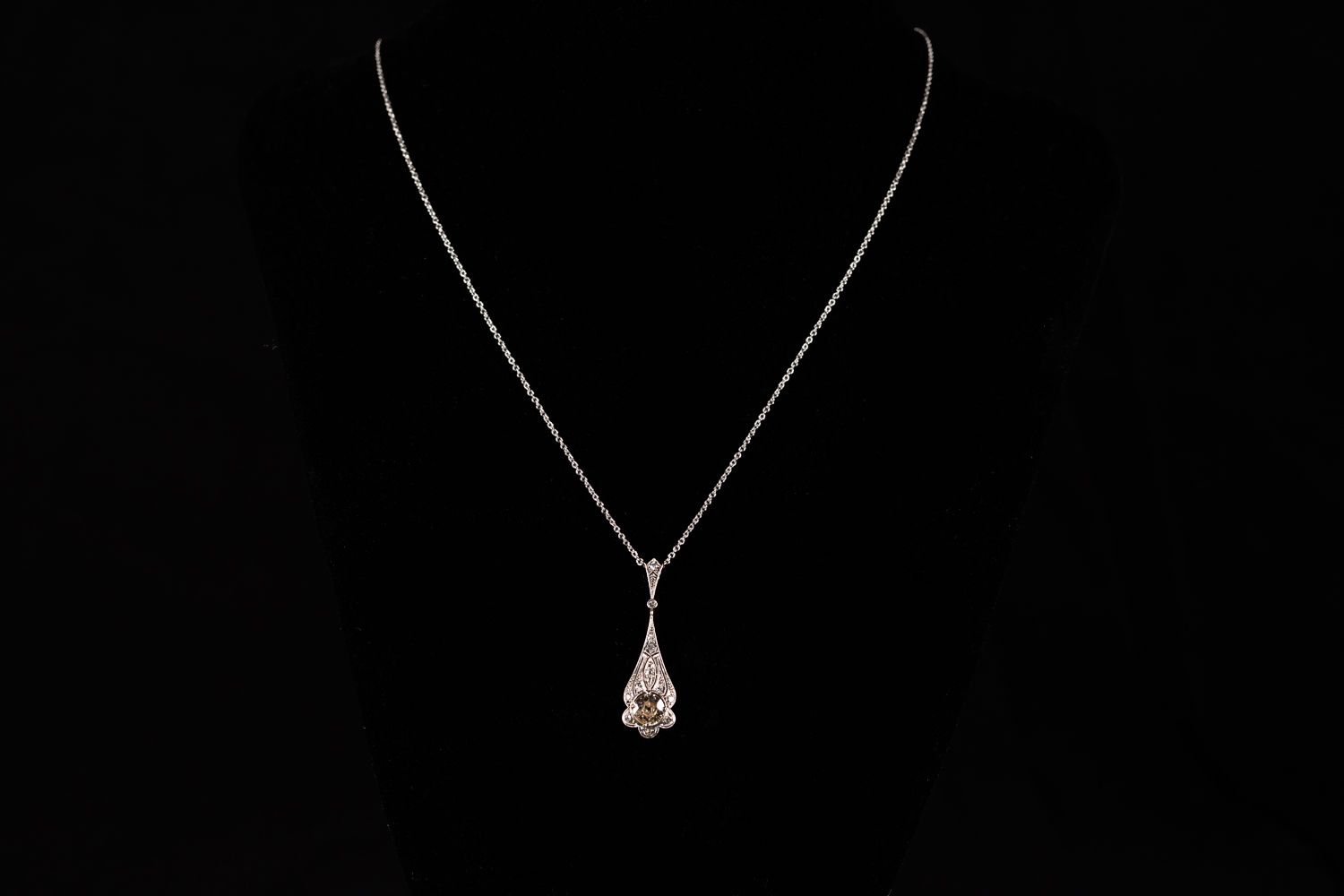 Null Collier en or blanc 585, avec pendentif en or et diamants de 0,7 carat , ve&hellip;