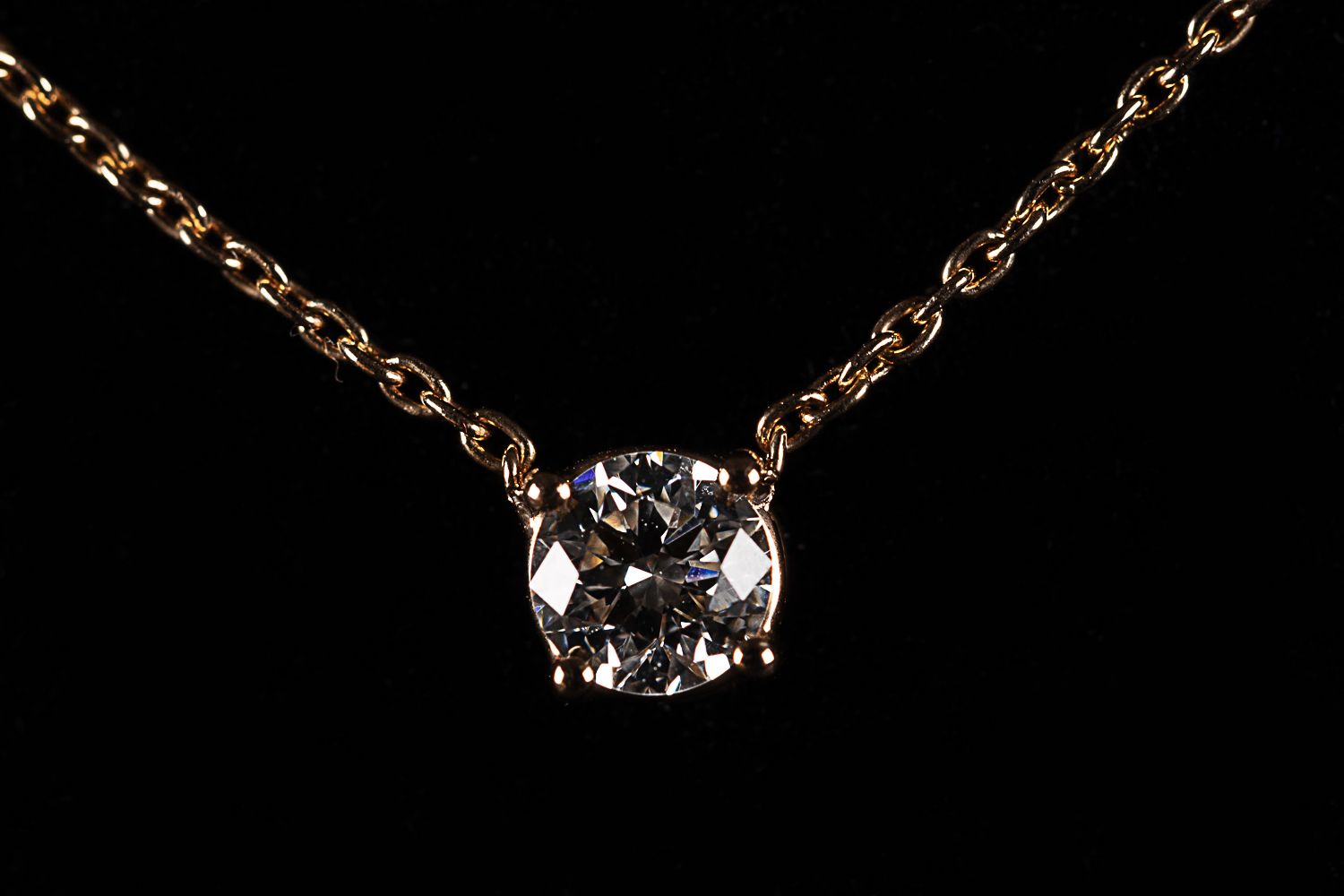 Collier en or 18 carats avec un diamant de 0,35 carat