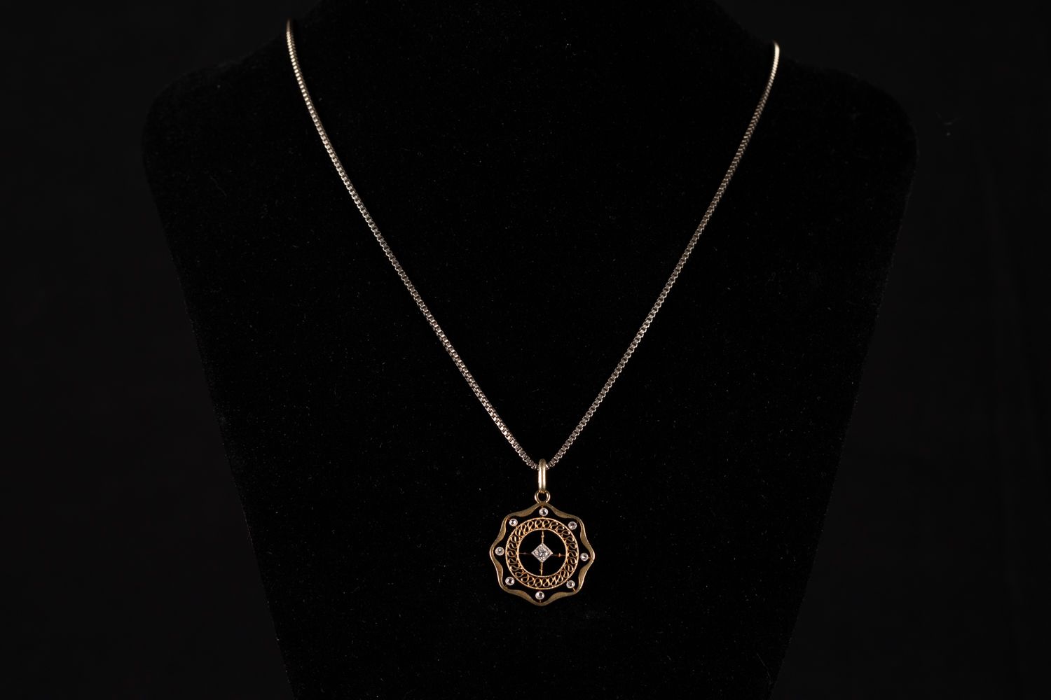 Null Gold Pendant 585 , with Diamonds 0,1 carat around 1900,
