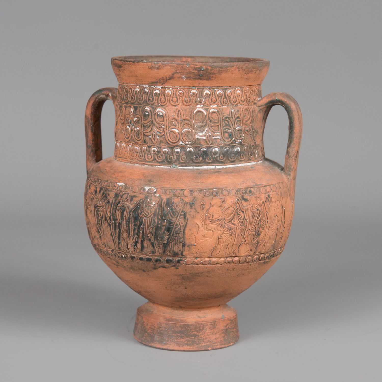 Amphora Vase Amphora花瓶，以古老的方式，陶土装饰，高20米。