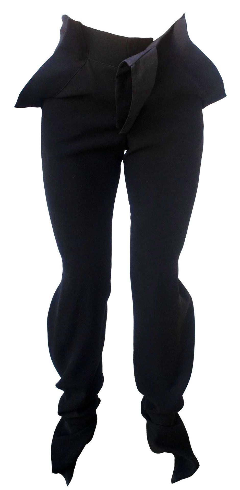 Null 薇薇安-韦斯特伍德

海盗长裤



描述。

黑色卡迪布插入黑色棉布做口袋，前面的细节和后面的皮带环和D型环的紧身优雅长裤。裤腿的末端有一个点状的动&hellip;