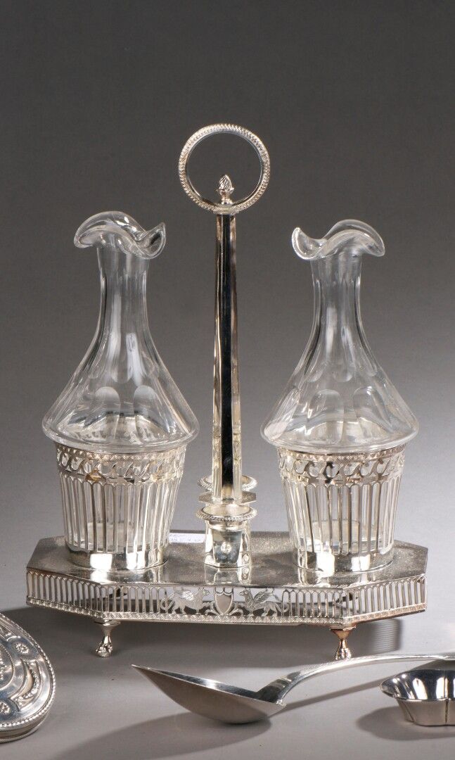 Huilier et vinaigrier Oil and vinegar cruet in silver, octagonal shape

octagona&hellip;