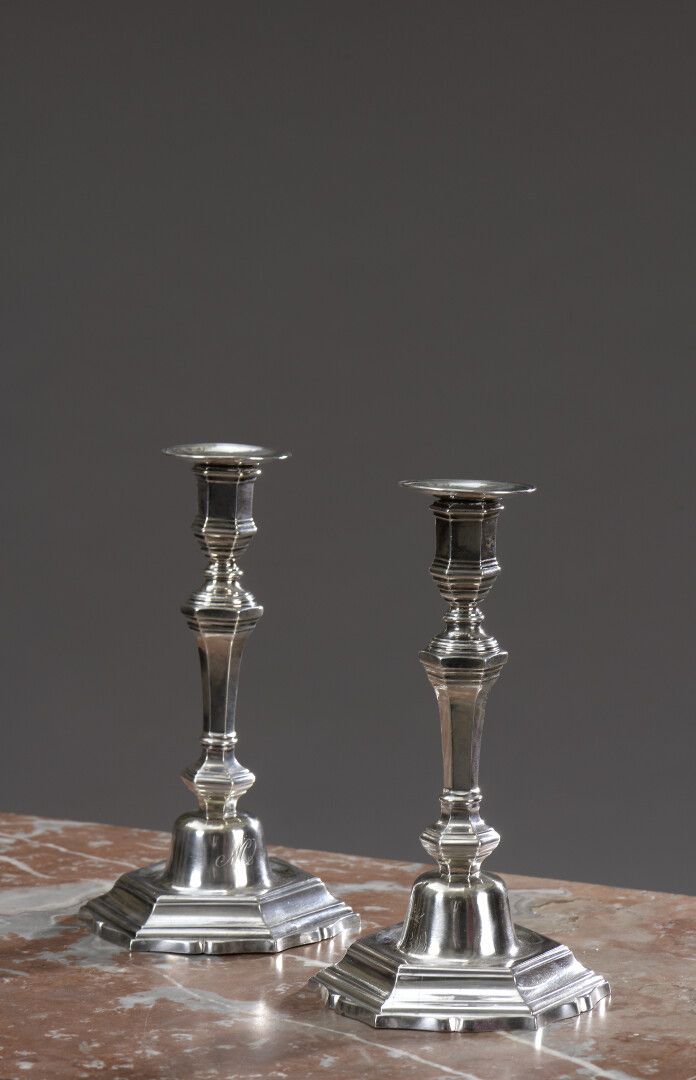 Null 
Paar Silberfackeln, von Louis Joseph Jonqué, Arras 1757-1758




An der Ba&hellip;