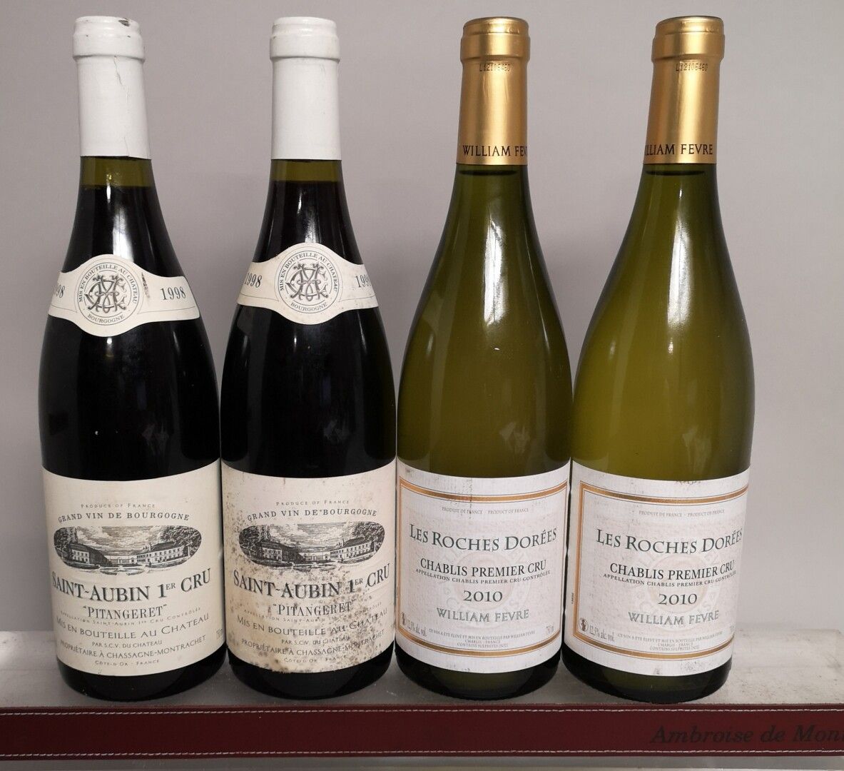 Null 4瓶BOURGOGNE和CHABLIS葡萄酒，包括：2瓶Chablis 1er cru "Les Roches dorées" 2010 - Will&hellip;