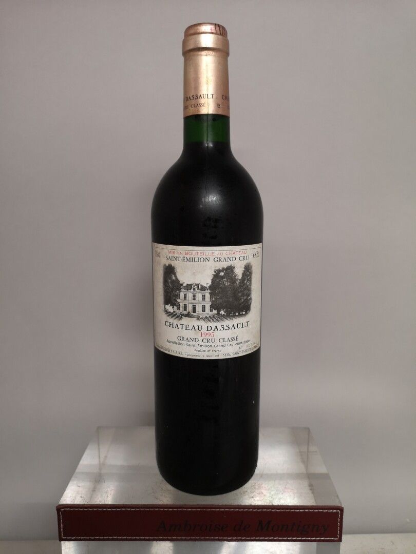 Null 1 bouteille Château DASSAULT - Saint Emilion Grand Cru 1995 Etiquette légèr&hellip;