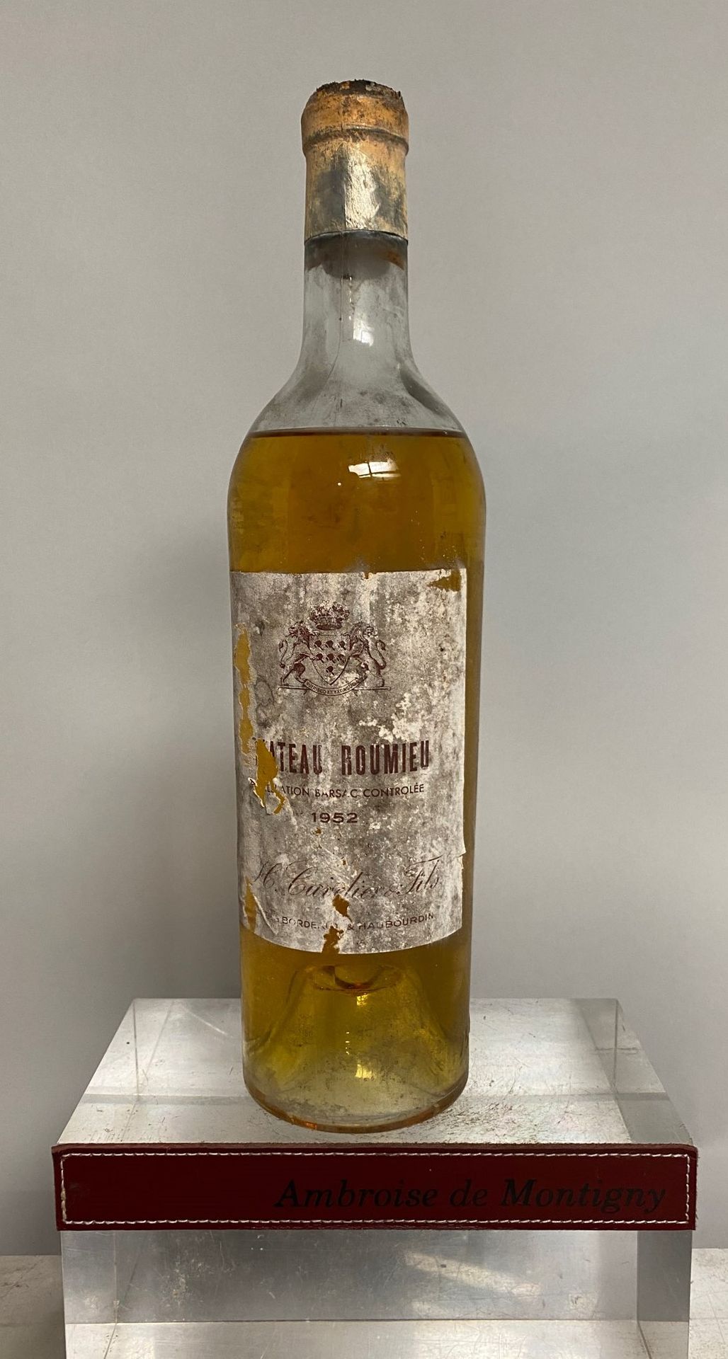Null 1瓶Château ROUMIEU - Suuternes Barsac 1952 

标签损坏，低肩。胶囊损坏。



为热罗姆-勒让基金会出售的拍&hellip;