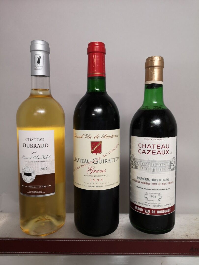 Null 21 bouteilles BORDEAUX DIVERS comprenant : 

12 bouteilles Château DUBRAUD &hellip;