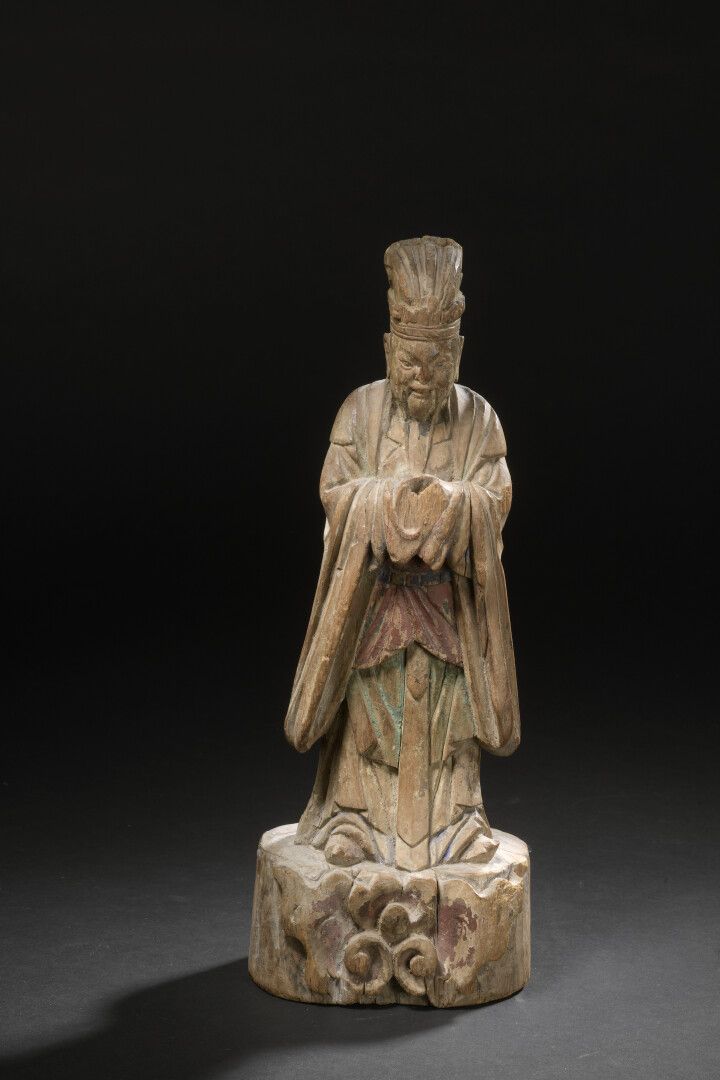 Null Statuette de dignitaire en bois 


Chine, XVIIe-XVIIIe siècle


Représenté &hellip;