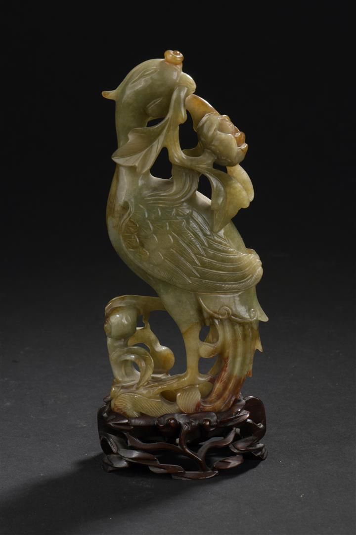 Null Statuette de phénix en jade


Chine, début du XXe siècle


Représenté perch&hellip;