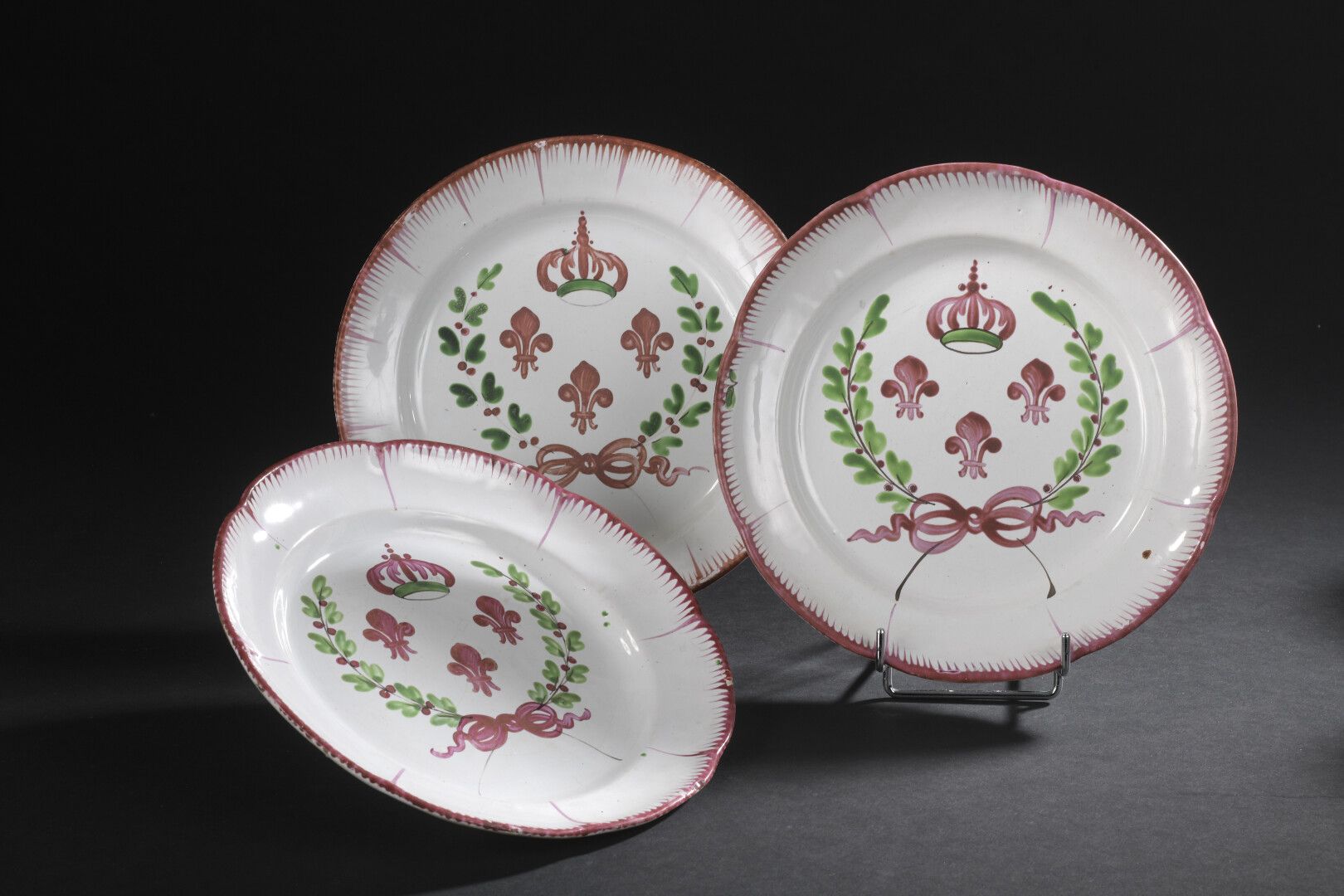 Null LES ISLETTES, époque Restauration

Suite de trois assiettes en faïence poly&hellip;