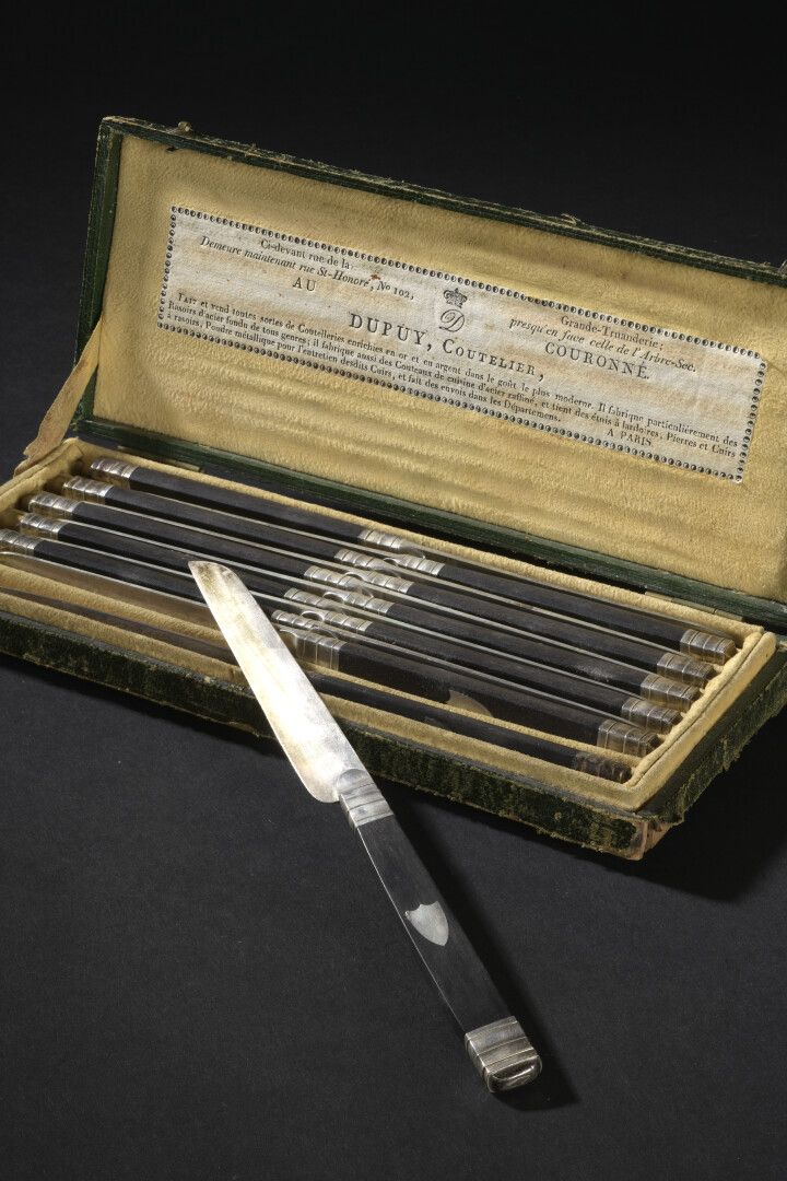 Null Juego de doce cuchillos de postre de plata, París 1809-18019, orfebre Dupuy&hellip;
