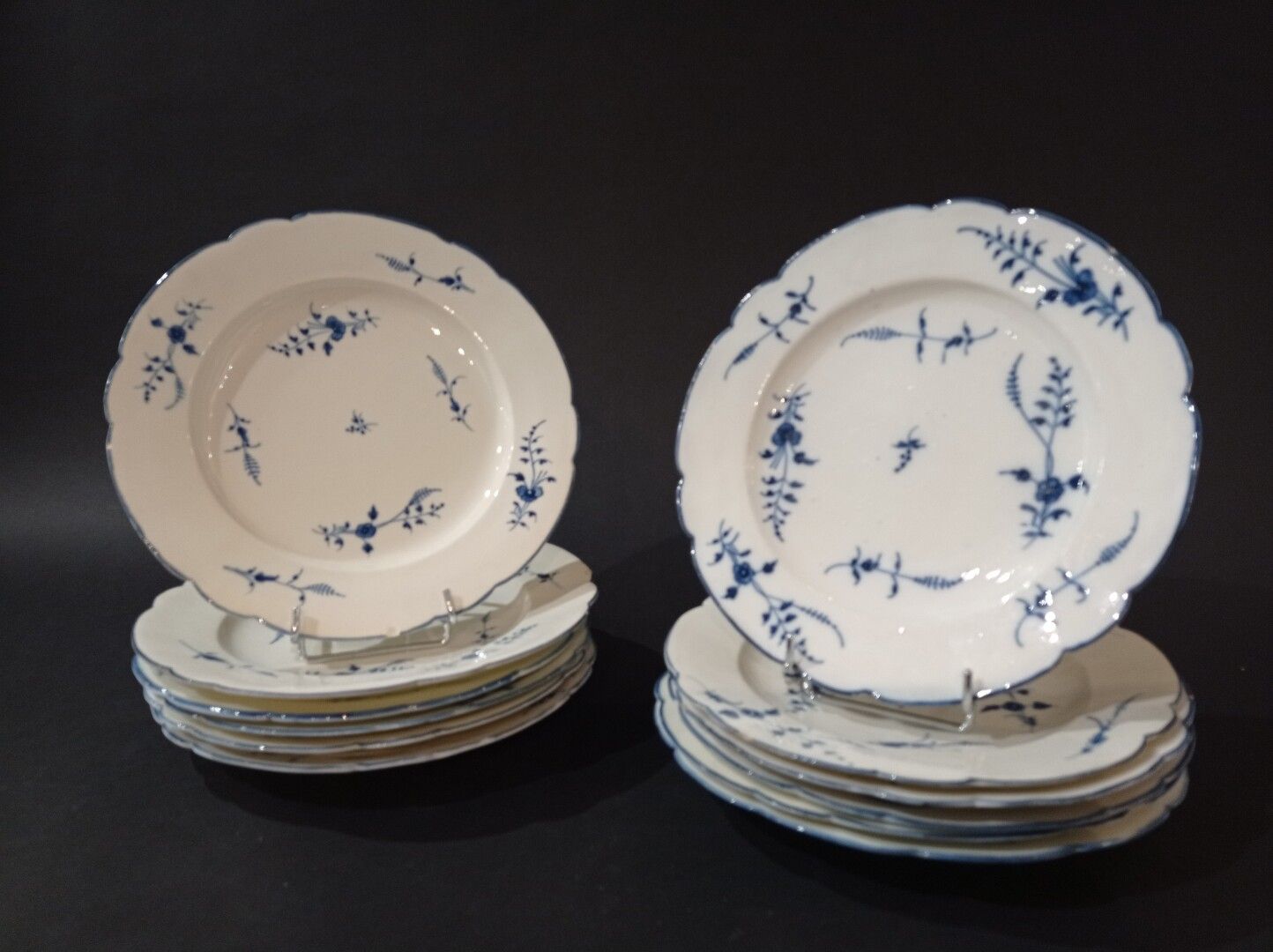 Null CHANTILLY, 18th century

Suite of twelve porcelain plates with twig decorat&hellip;