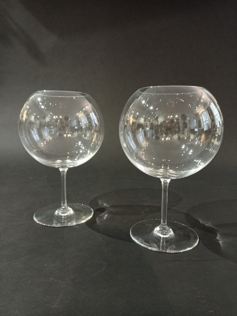 Null BACCARAT

Paire de verres ballon en cristal.

H. 22 cm