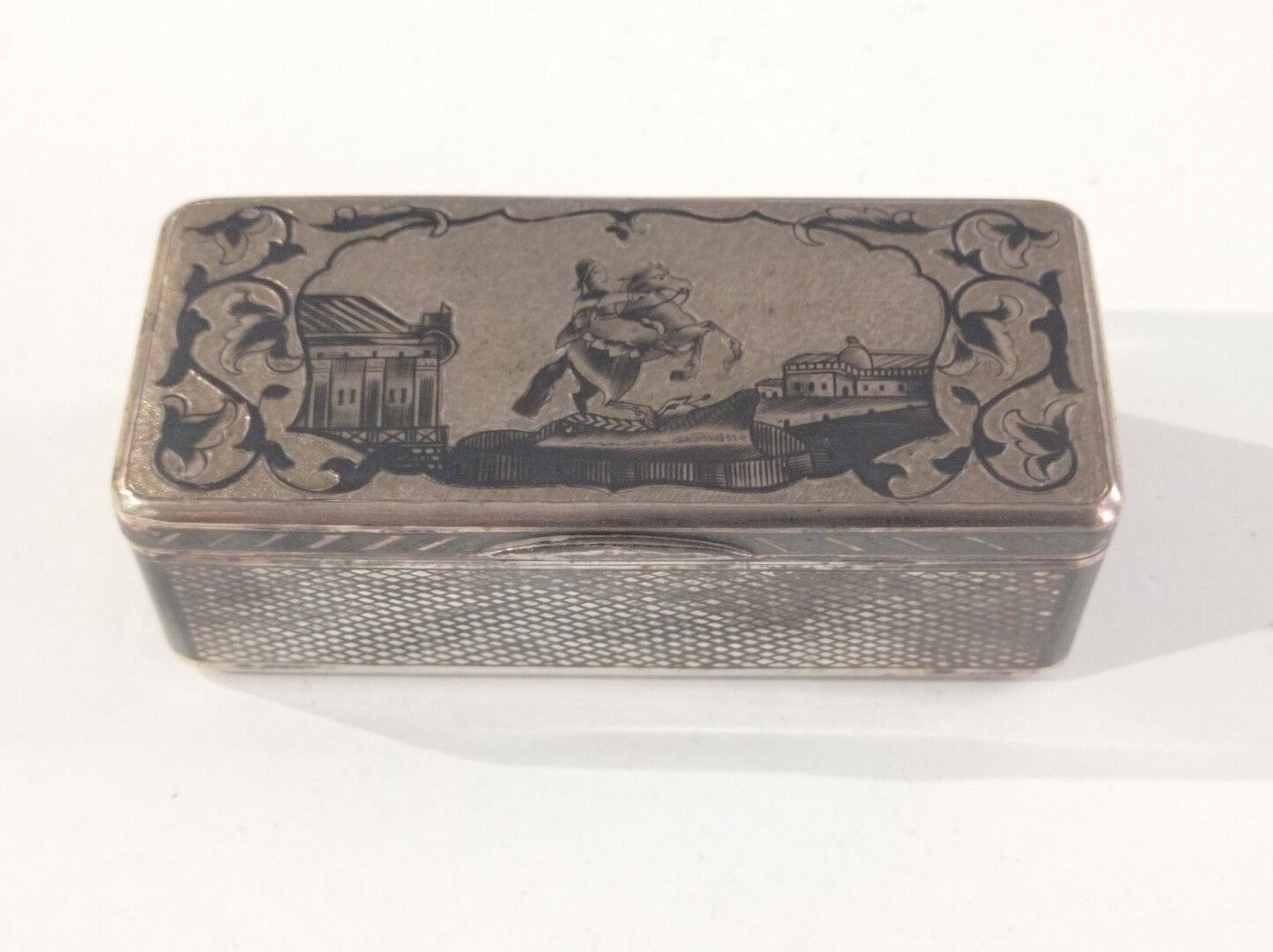 Null MOSCOW, 1856

Rectangular snuffbox in vermeil 84 zolotniks (875) with niell&hellip;