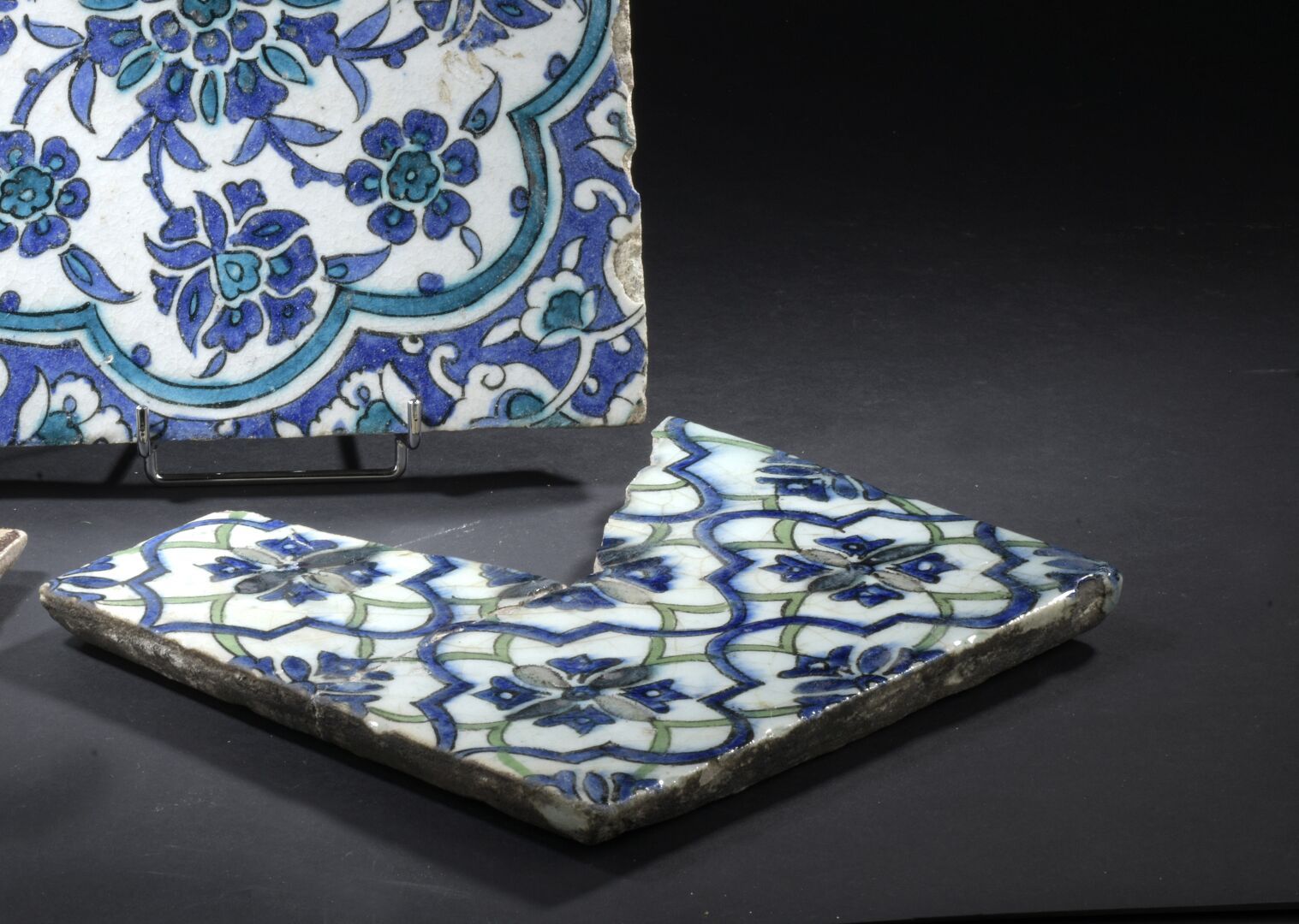 Null Due piastrelle ottomane frammentarie

Ceramica con decorazione policroma di&hellip;