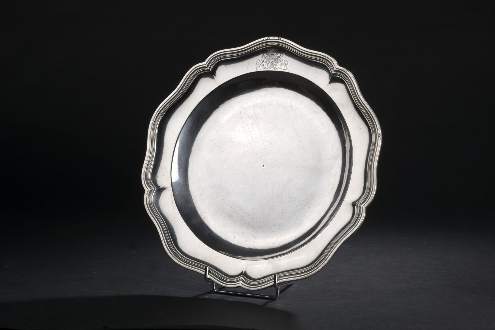 Null Silver dish by Edme Pierre Balzac, Paris 1752

With net moldings, decorated&hellip;