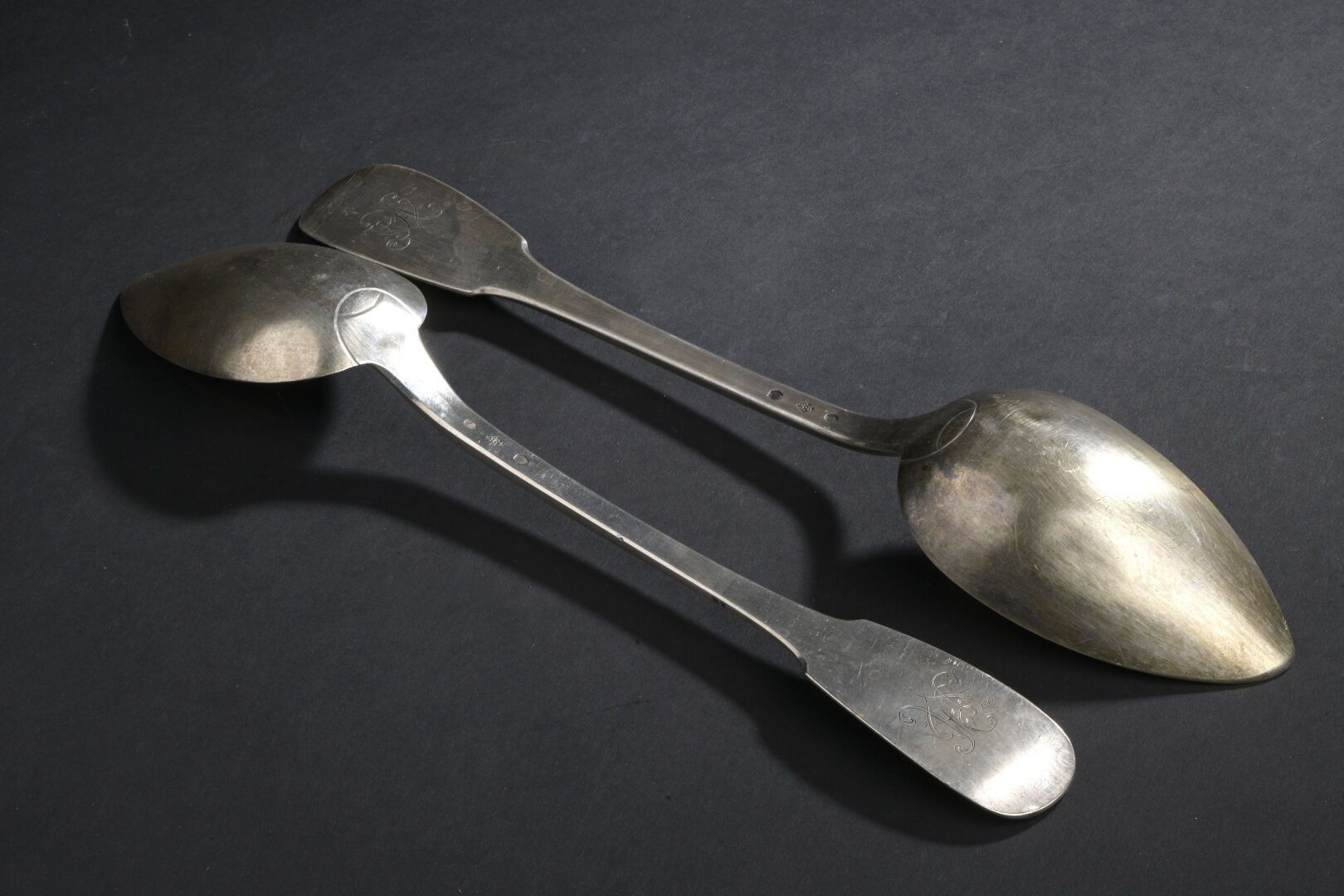 Null Coppia di cucchiai d'argento ragout Marsiglia 1818-1838 orafo S. Ripoteau

&hellip;