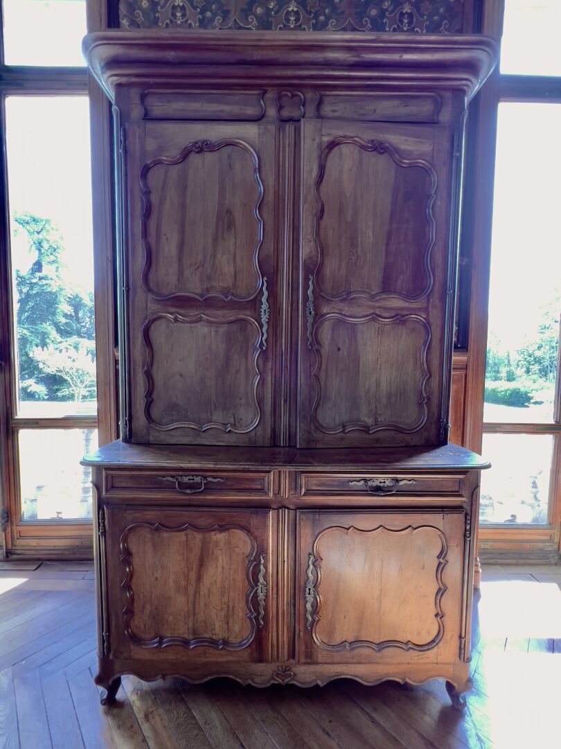 Null Credenza in legno di frutto modellato e intagliato, periodo Luigi XV

Si ap&hellip;