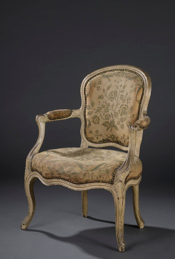 Null Sessel aus profiliertem Holz mit dem Stempel L.DELANOIS aus der Zeit von Lo&hellip;