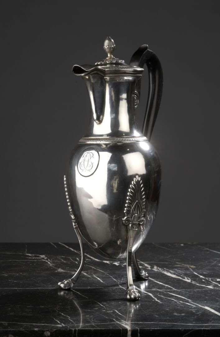 Cafetière en argent 950‰ Silver coffee pot 950‰, decorated with palmettes, friez&hellip;