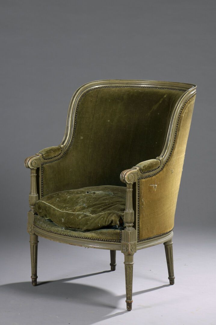 Null 路易十六风格雕花木质贡多拉扶手椅

H.100 W.68 D.50 cm