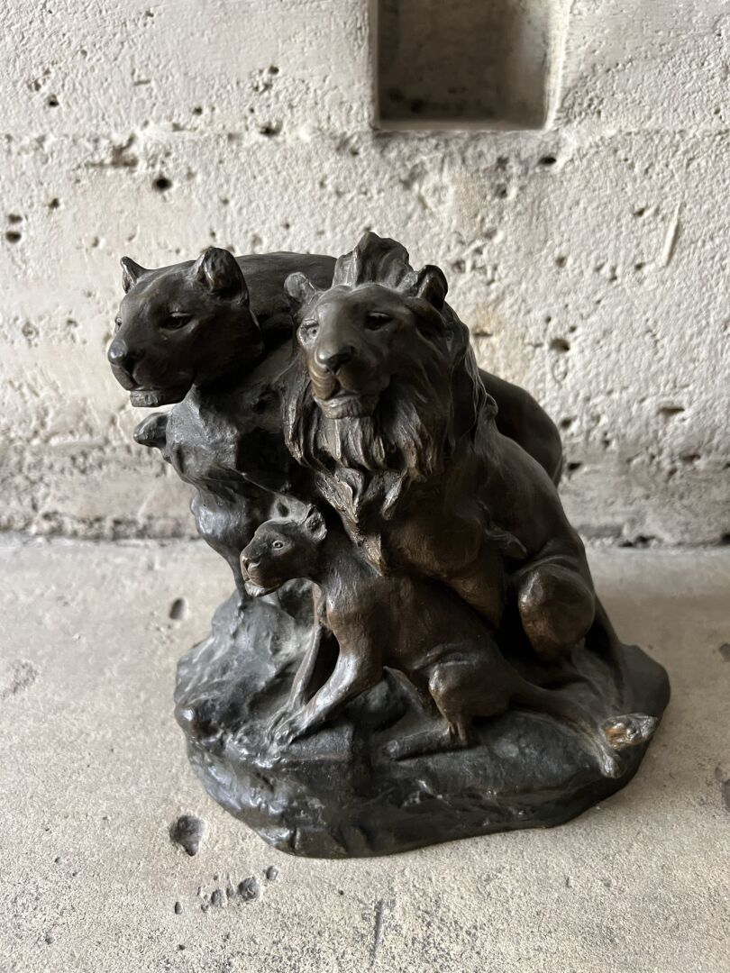 Null Thomas CARTIER

La famiglia dei leoni

Bronzo con patina

Firmato

H.19 cm