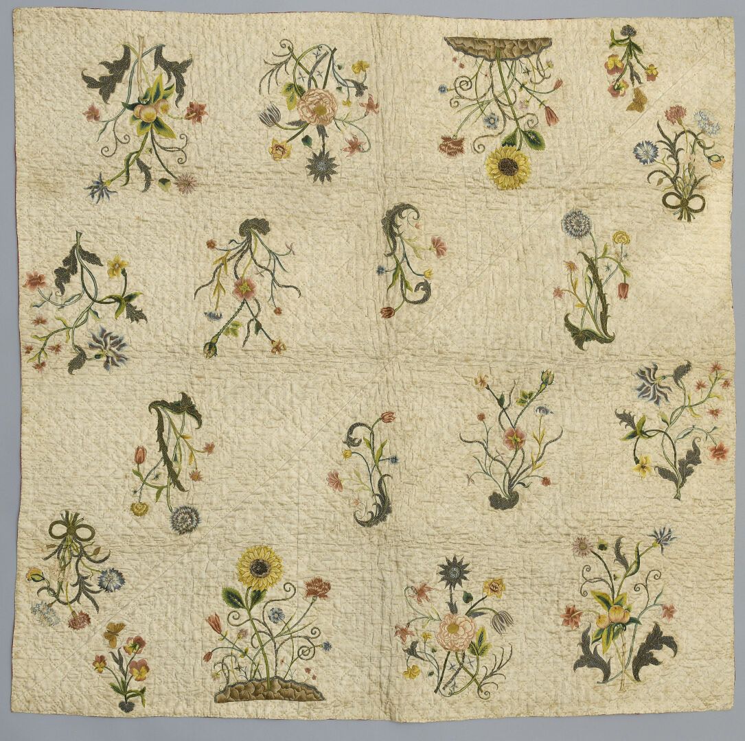 Null Panel bordado, principios del siglo XVIII, satén de seda color crema bordad&hellip;