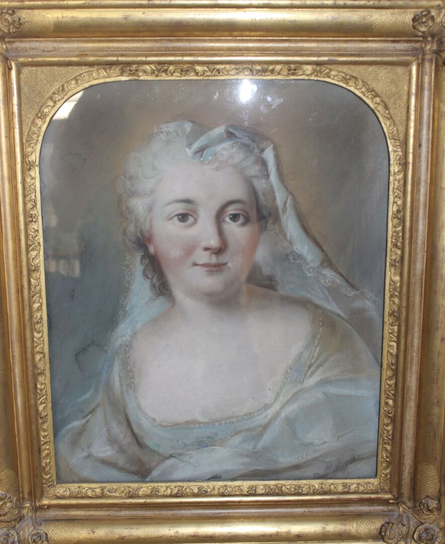 Null 18世纪的意大利学校
一个女人的画像
粉笔画。
有潮湿的痕迹，有轻微的斑点和污渍。
44 x 36 厘米