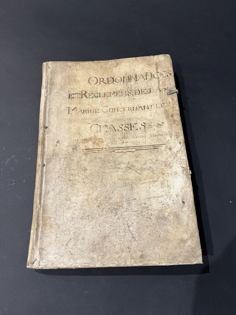 Null [手稿/海军]。"Ordonnances et Reglemens de la Marine.关于类[...]"。18世纪上半叶的手稿，小对开卷，象牙&hellip;