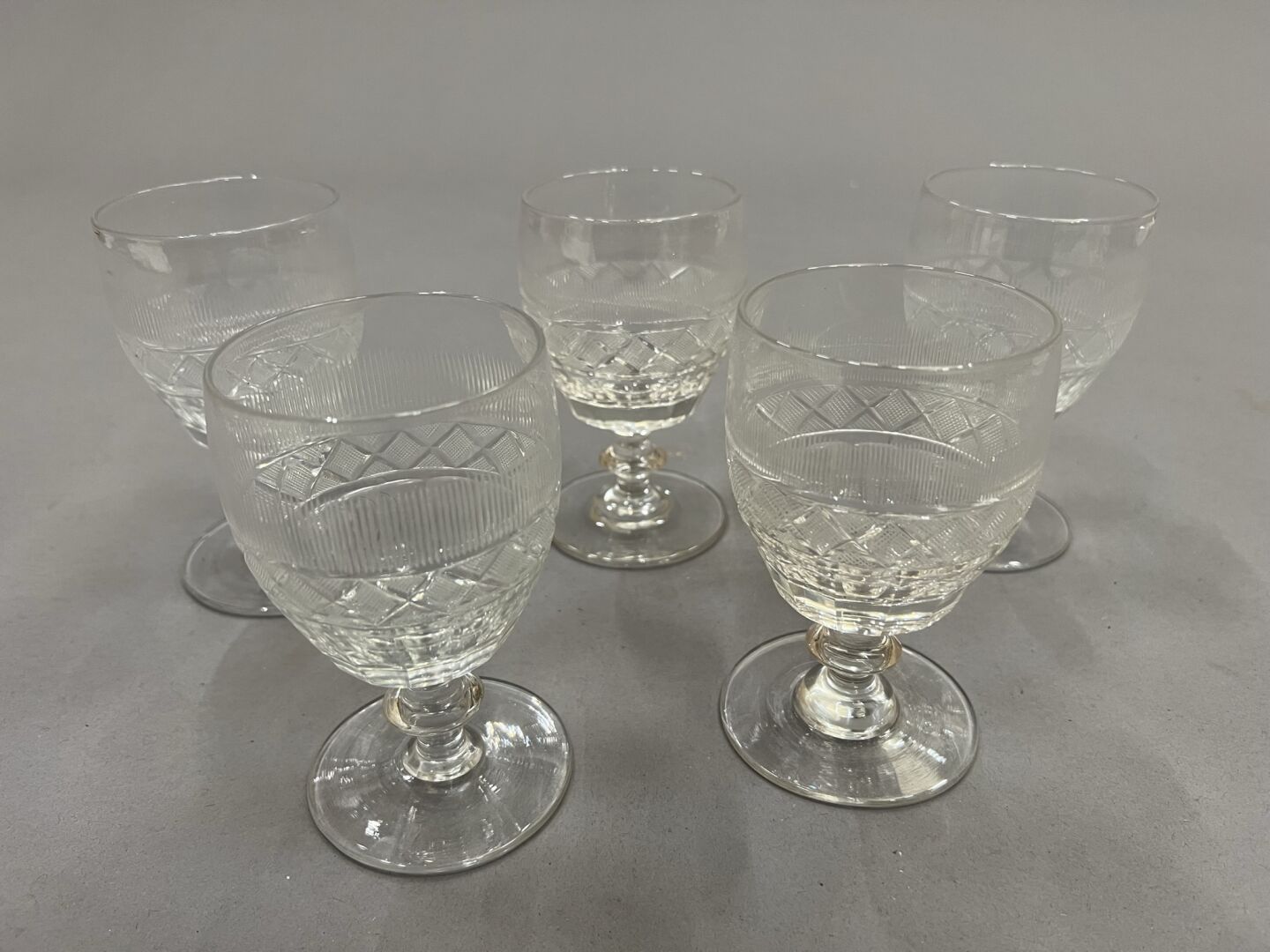 Null Set of 5 cut crystal water glasses, Baccarat ?
H.14 cm