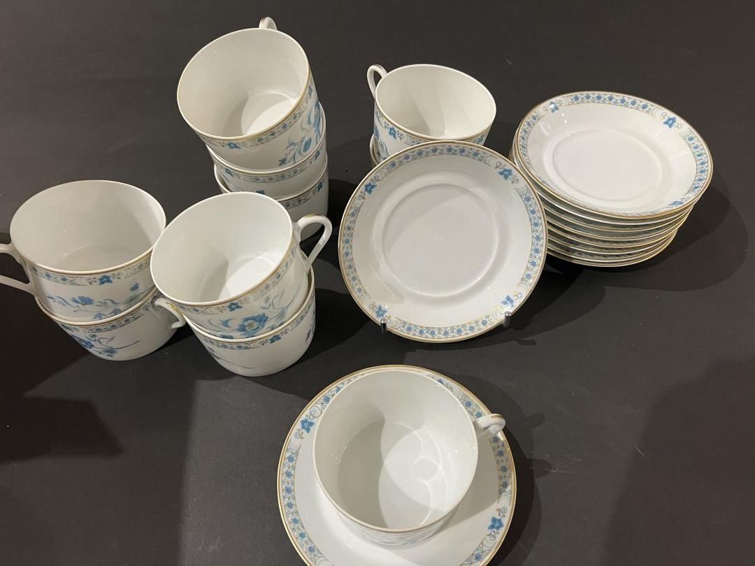 Null HAVILAND, Limoges, modelo Nankin,
Juego de té con 10 tazas y sus platillos