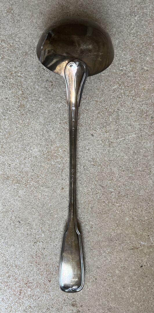 Null 银质勺子第二Coq (1809/1819)模型净图NM。
重量：215克

有小的凹痕。