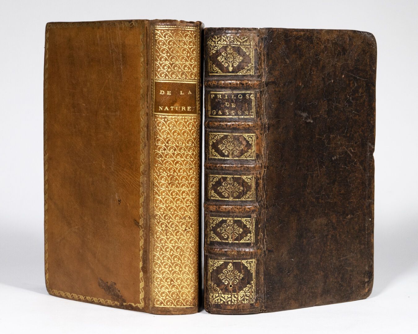 2 volumes. [哲学]。BERNIER (François).伽桑迪先生的哲学简编》。在巴黎，由E. Michallet撰写，1677年。In-12, &hellip;