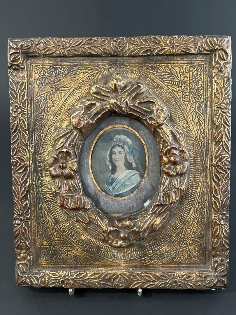 Null Molded and carved wood frame, 18th century
Carrying a miniature
Signature i&hellip;