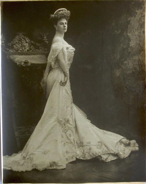 Null Otto Wegener
Élisabeth de Caraman-Chimay, comtesse Greffulhe
Paris, 1900
Gr&hellip;