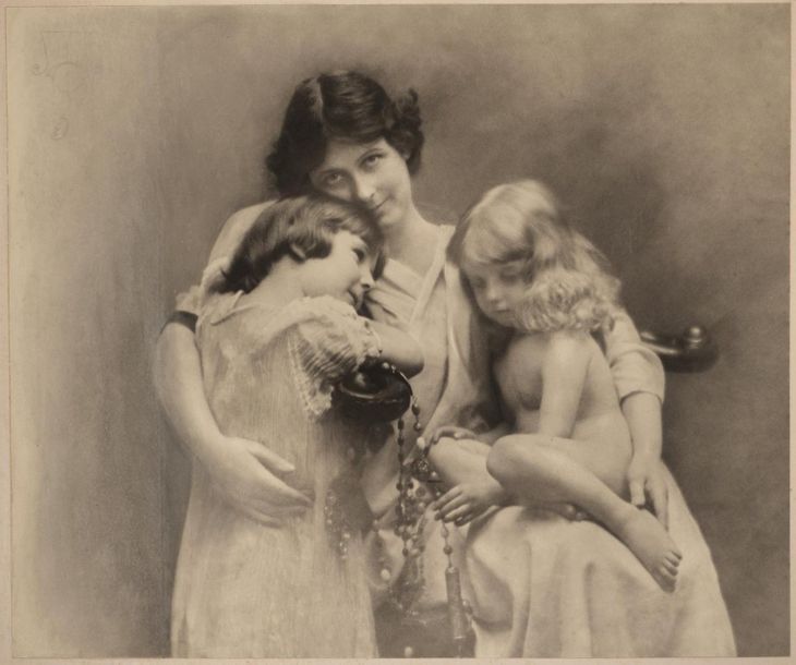 Null Otto Wegener
Isadora Duncan avec ses enfants
Paris, janvier 1913
Grande épr&hellip;