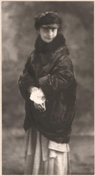 Null Otto Wegener
Anna de Noailles au vison
Paris, vers 1905
Épreuve argentique,&hellip;