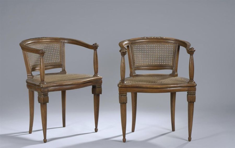 Null RATEAU Armand-Albert (1882-1938)
Paire de fauteuils en chêne à dossier conc&hellip;
