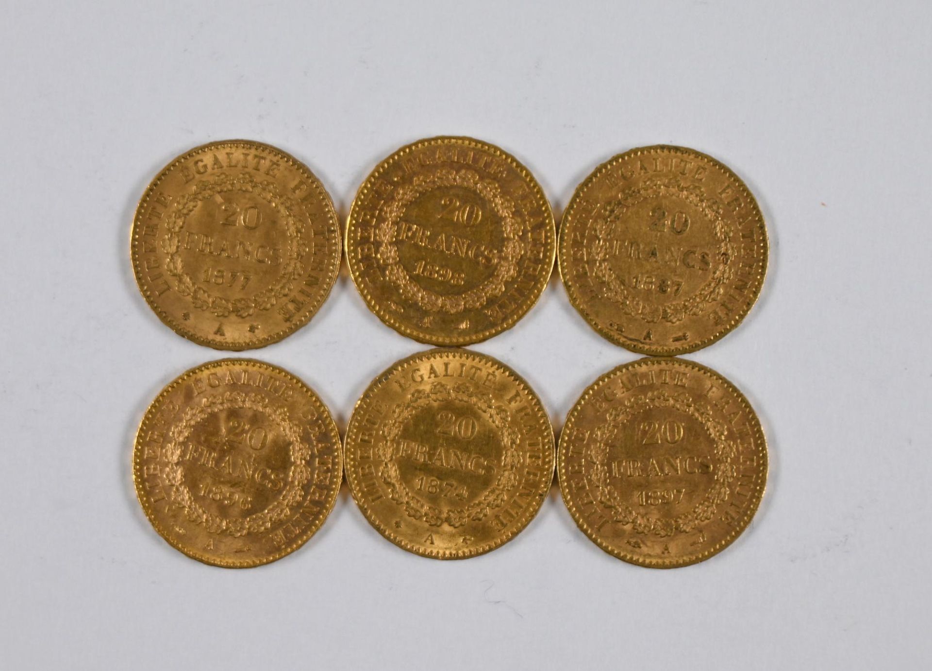 Null 一批（x6）20FF金币，附有1877年、1887年、1897年、1874年、1898年和1896年的法律表 - 税率降至13.5%（不含增值税）。
