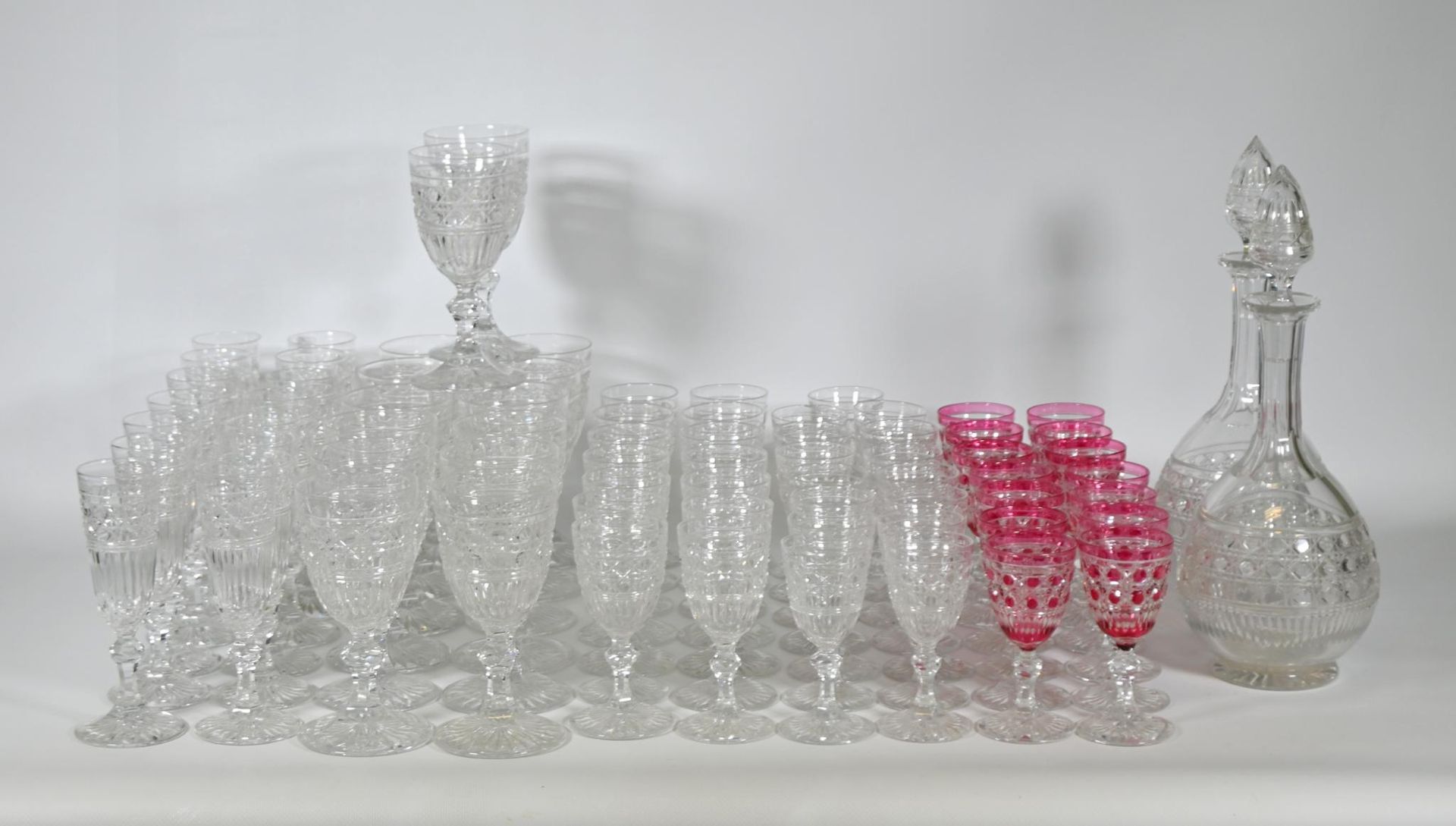 Null Val Saint Lambert (?), XXe, important service de verres en cristal taillé, &hellip;