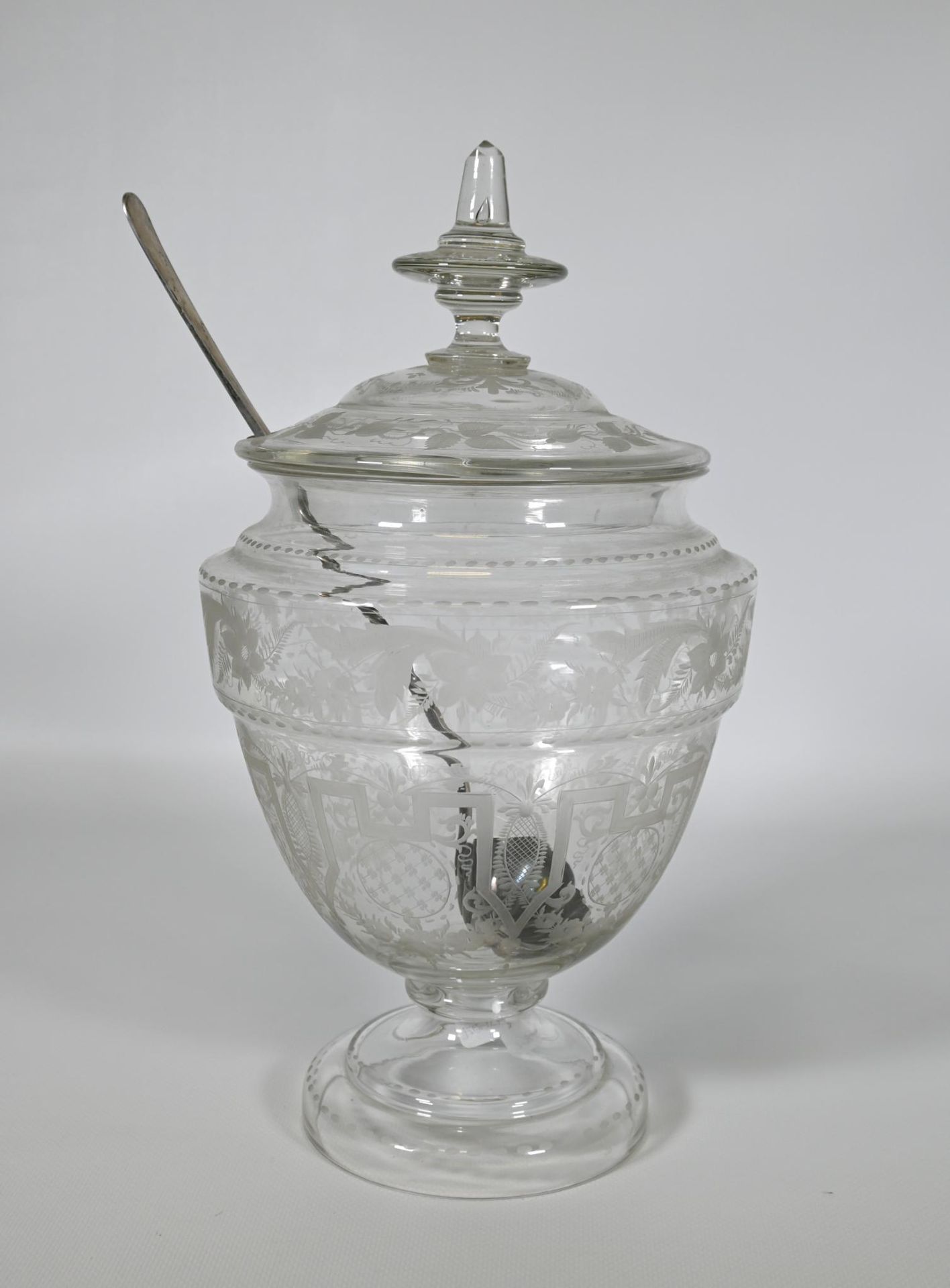 Null Glass punch bowl on pedestal, with engraved decoration of flower garlands, &hellip;