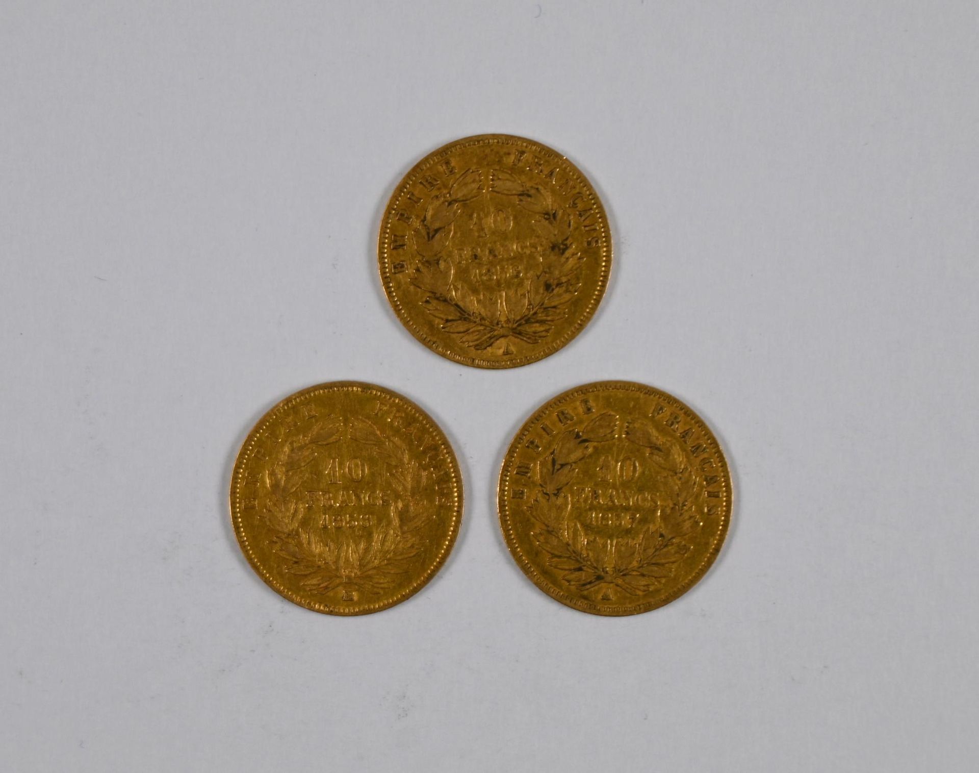 Null Lot de (x2) pièces de 10 FF or Napoléon III, tête nue, 1856, 1858 et 1857 -&hellip;