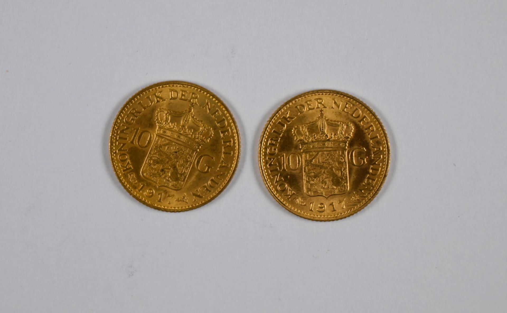 Null 一批（x2）10枚荷兰盾金币，印有威赫莱尔明女王的侧面，1917年 - 除增值税外，价格降至13.5%。