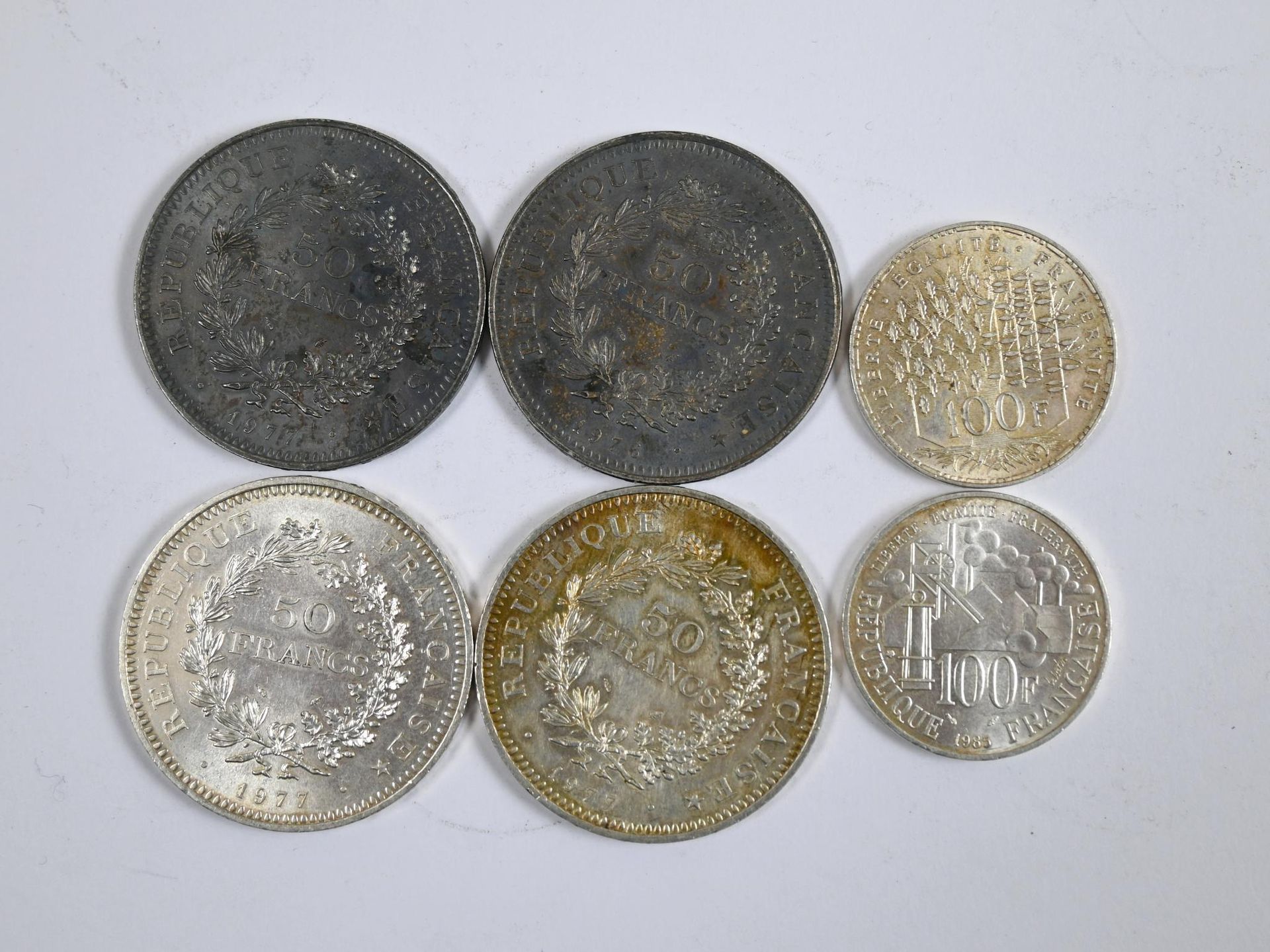Null 一批（x4）70 年代 50F 银币 - 附有（x2）1982 年和 1985 年 100F 银币