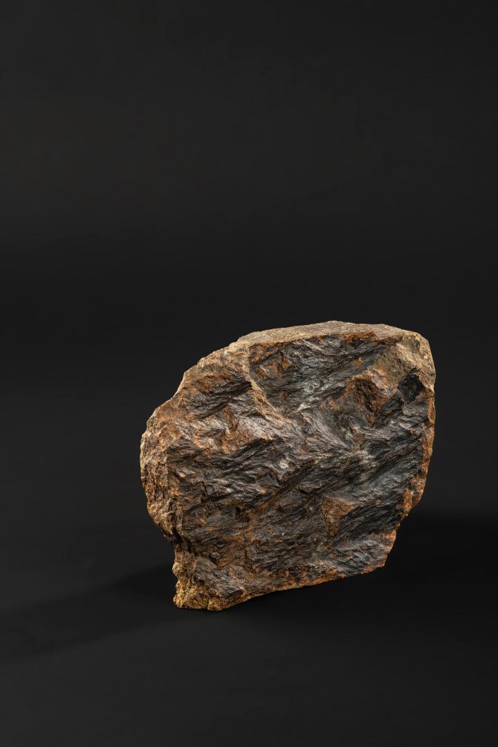Null 罗什库瓦特，法国的一个巨大的陨石坑。极好的碎裂锥，来自一个旧的收藏，显示了所谓的打击锥（也是马尾结构）。这些特征性的印记是巨型陨石撞击（以小行星的形式&hellip;