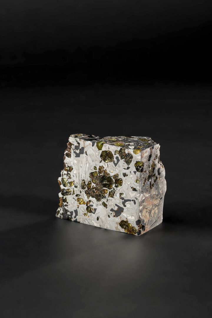 Null In Russland entdeckter Block von Seymchan-Pallasit von sehr hoher Qualität &hellip;