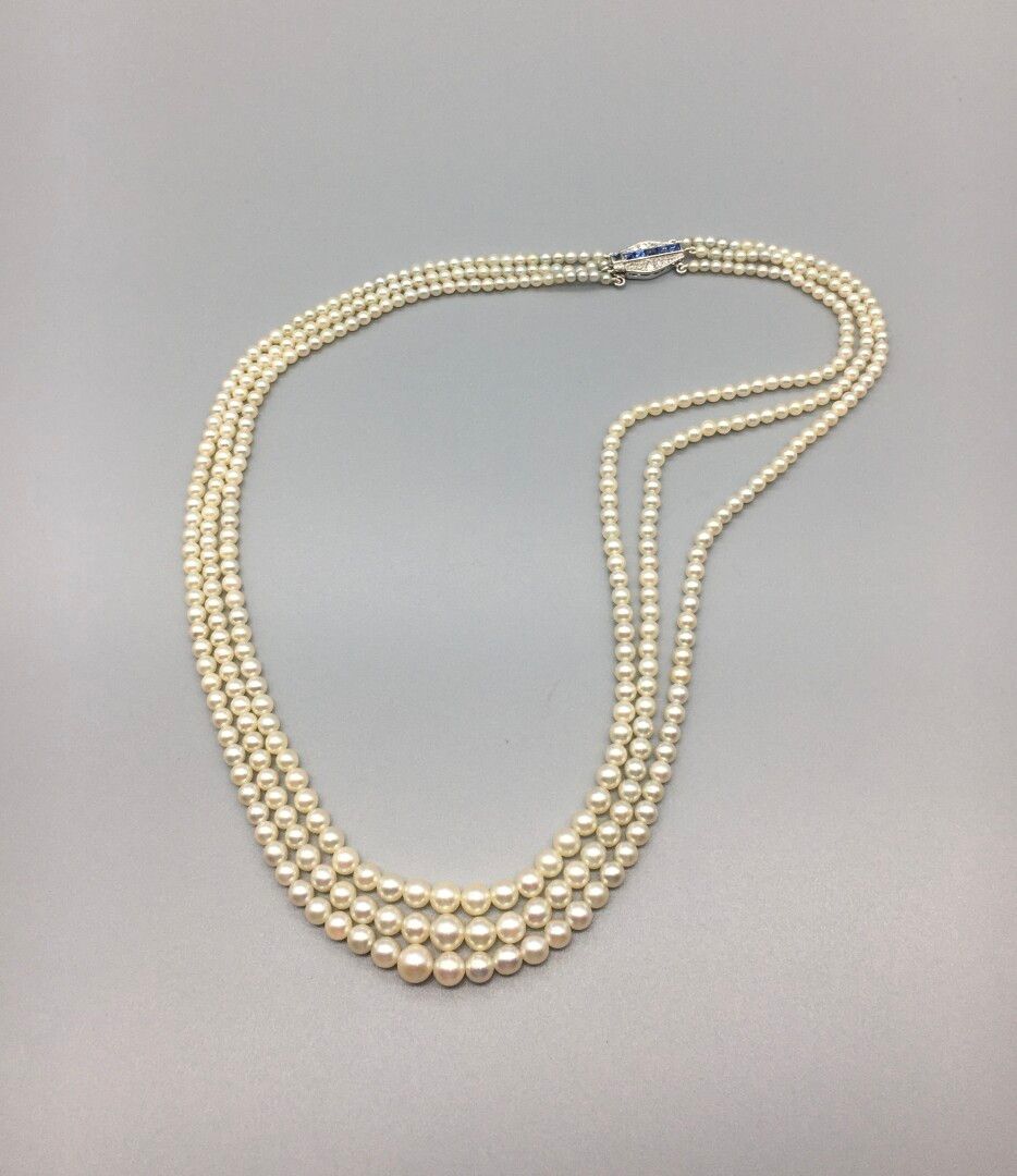 Null Necklace made of 3 rows of cultured pearls, clasp in 14K 585 white gold, se&hellip;